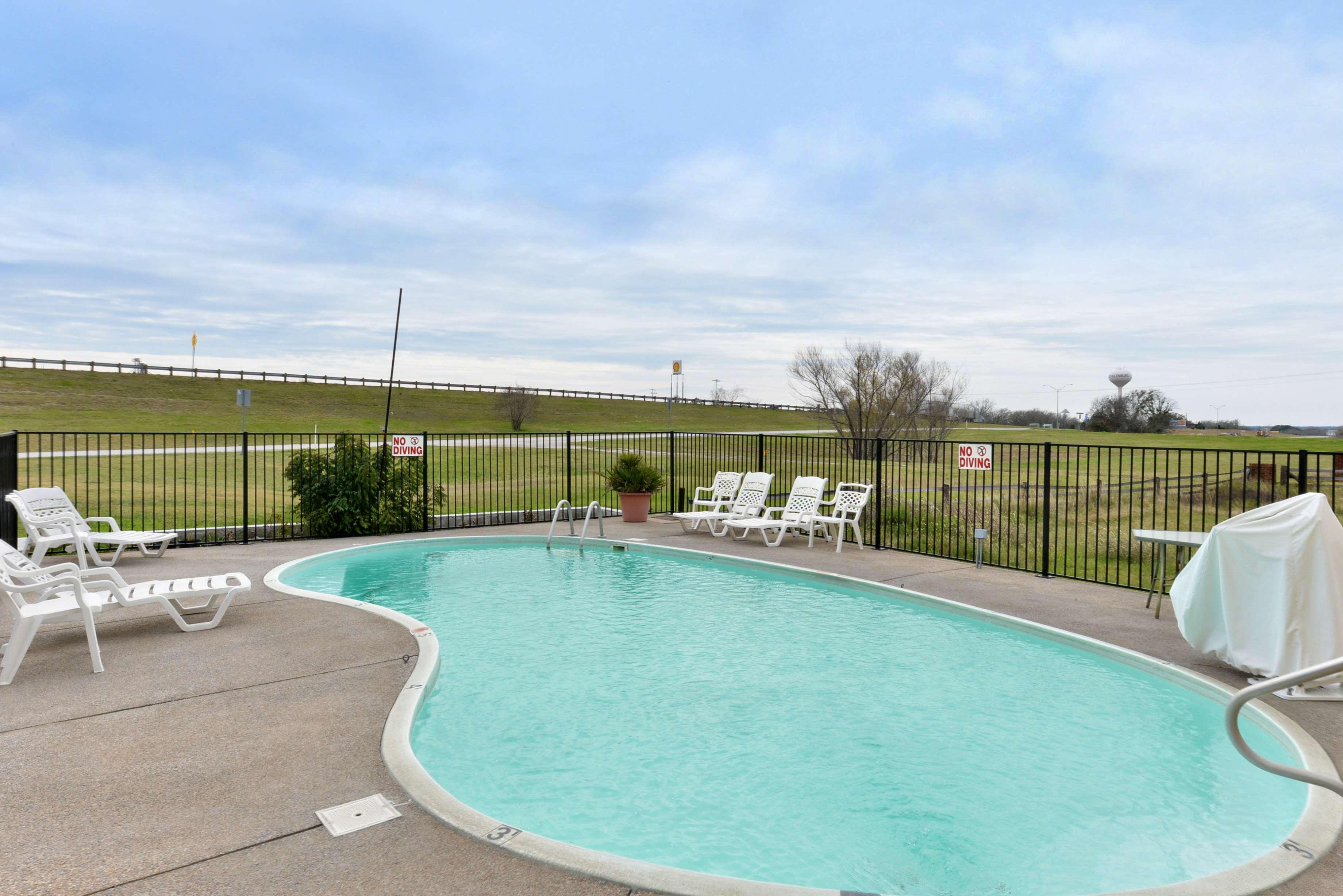 Americas Best Value Inn Schulenburg Exterior foto