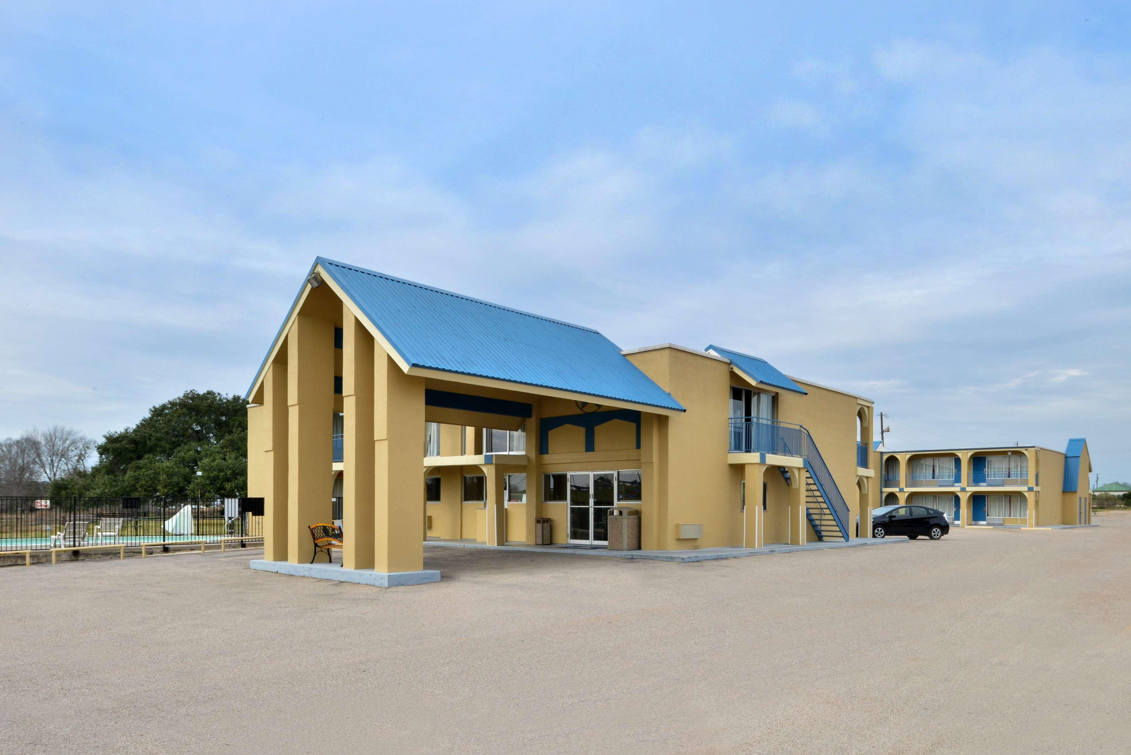 Americas Best Value Inn Schulenburg Exterior foto